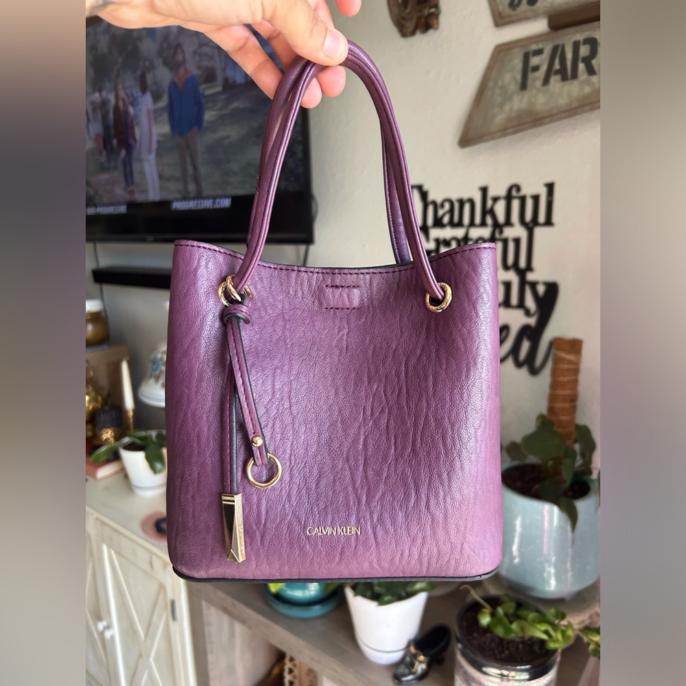 Calvin Klein Crossbody - Picture 2 of 7